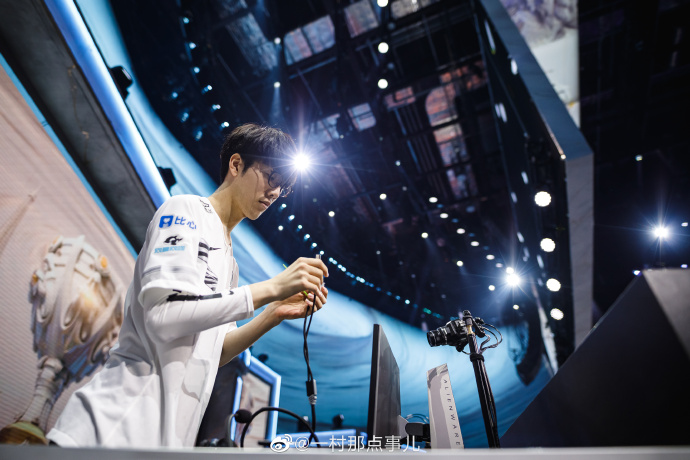 关于转折点浙江稠州回应争议德罗巴在DWG比赛中晋级，TheShy与50激战曼联分钟瞬间刷屏的信息